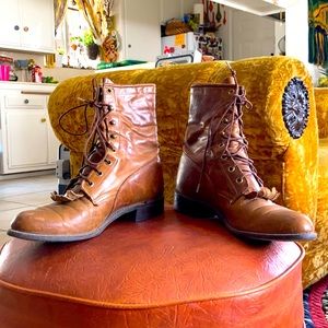 Vintage CAPEZIO leather lace up Granny Boots